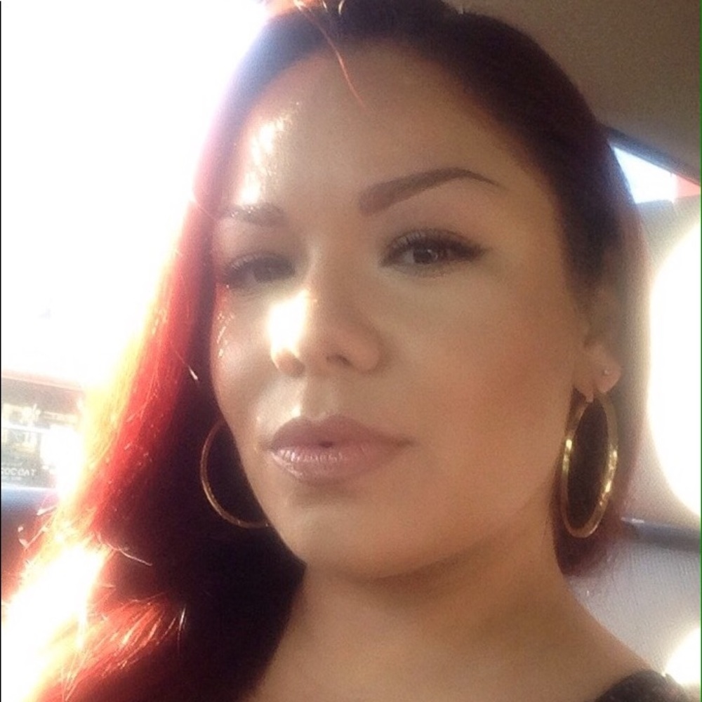 Meet your Posher, Cynthia